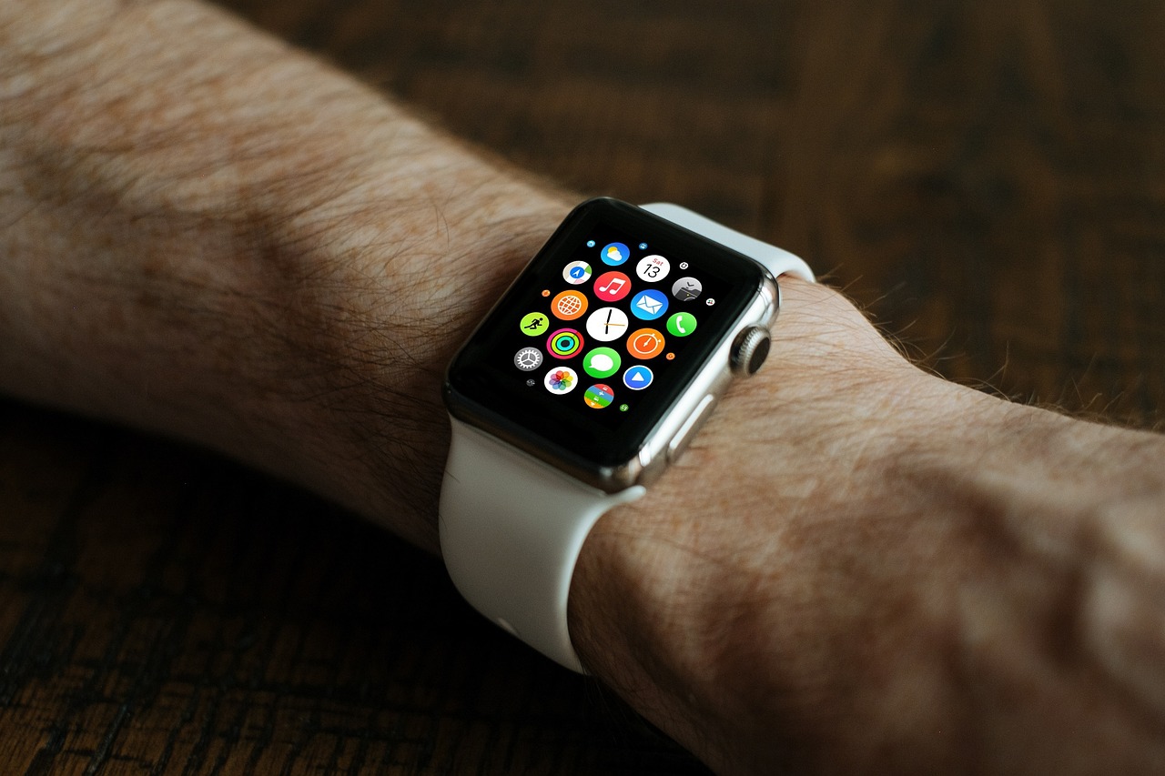 Smartwatch Buying Guide: 16 Essential Considerations Before Your Purchase